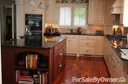 3rd image of 3606 Furman Cir