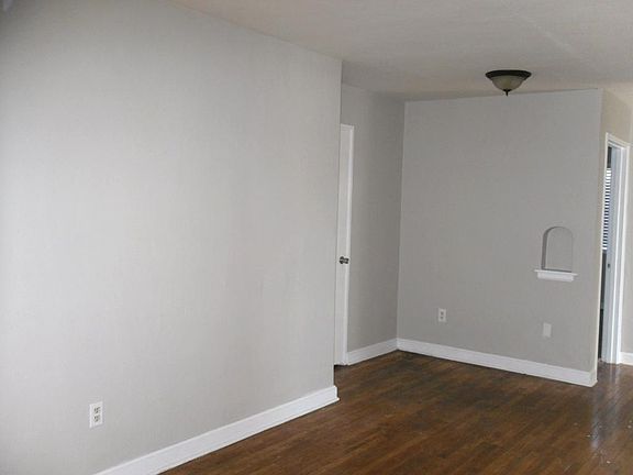 3rd image of 488 Mertland Ave APT 4