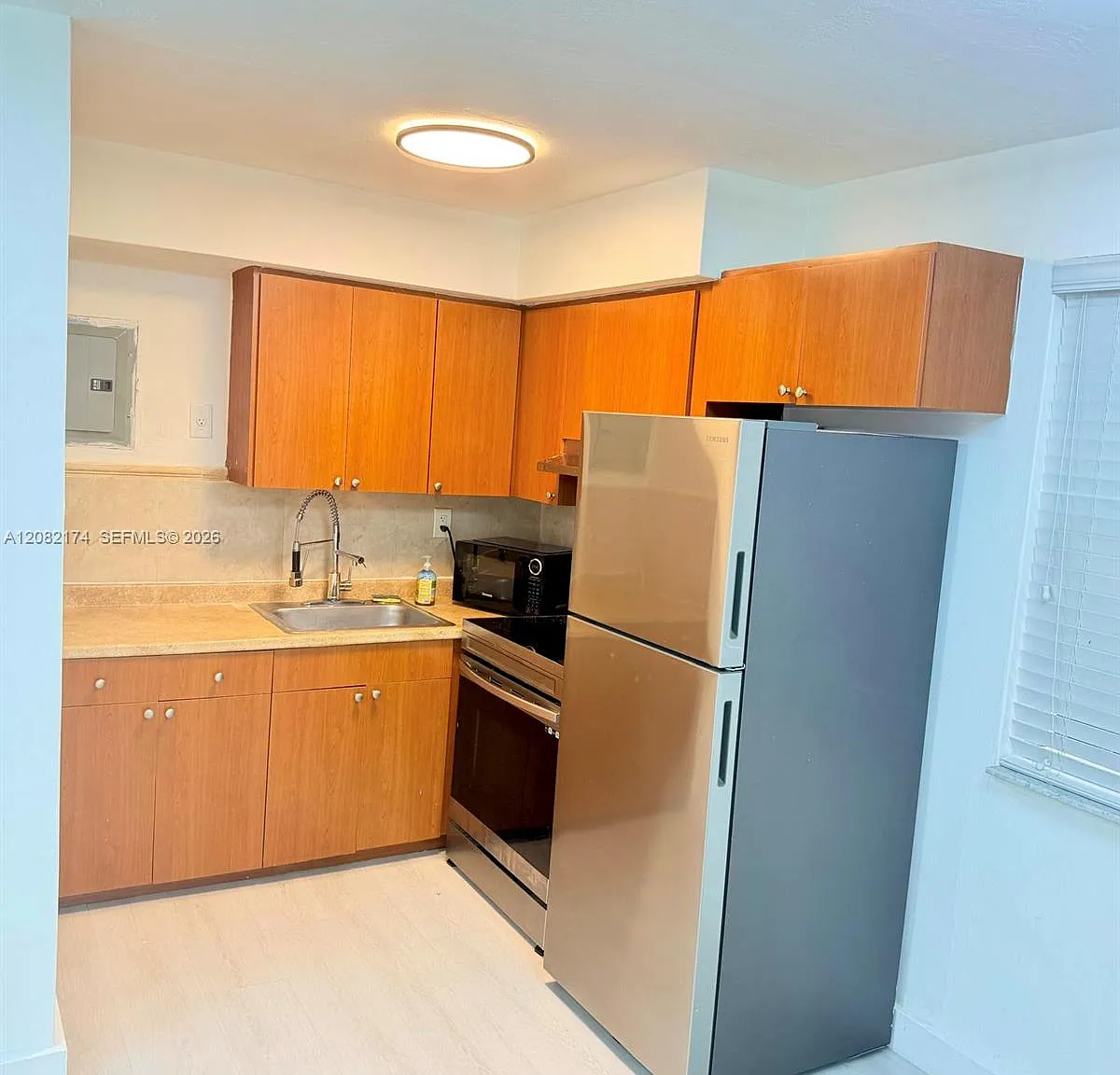 1 bed, 1.0 bath, $2,050 — Photo 4