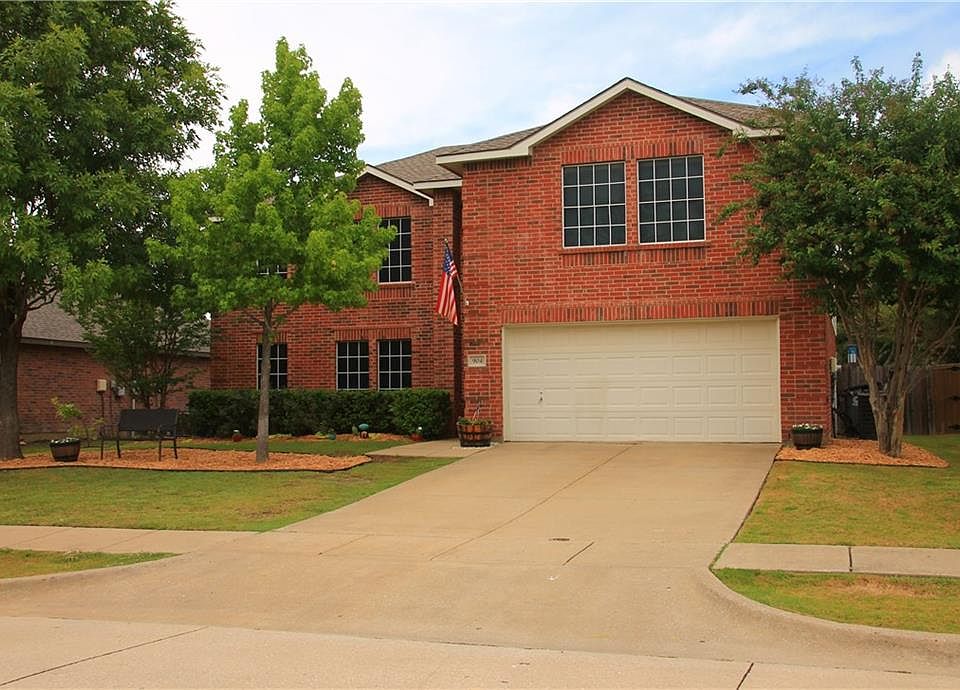 1st image of 904 Bayview Dr