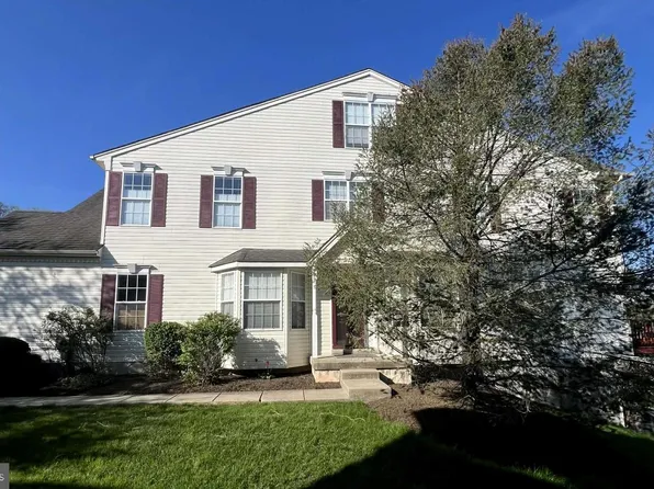 157 Fringetree Dr, West Chester, PA 19380