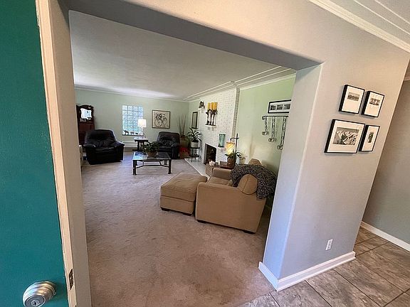 5th image of 6429 N Oakland Ave