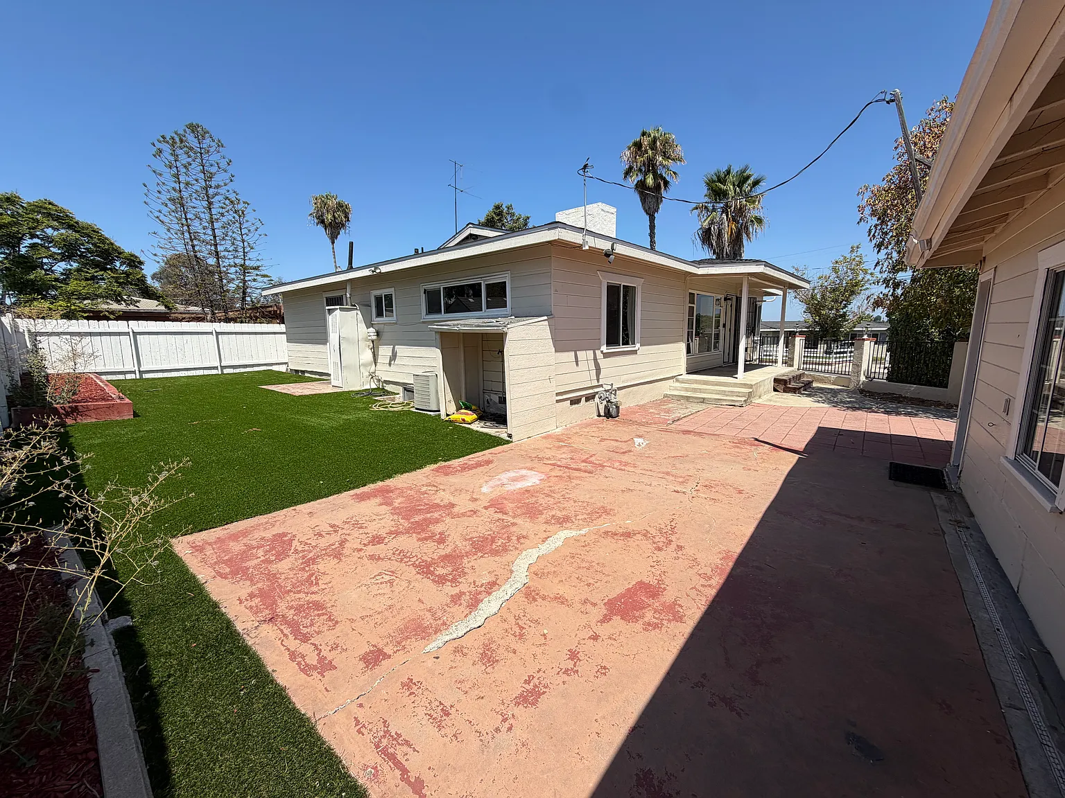 5 bed, 1535 sqft, $7,200 — Photo 3