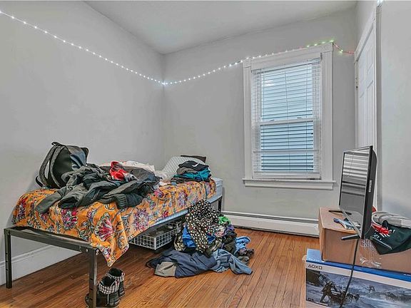 4th image of 69-71 Sorrento St
