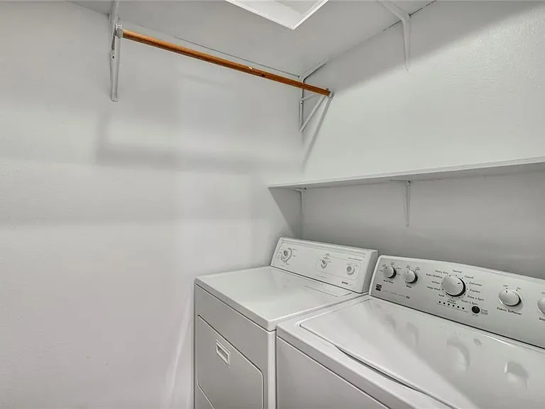 1307 Kinney Ave #110 — Photo 4