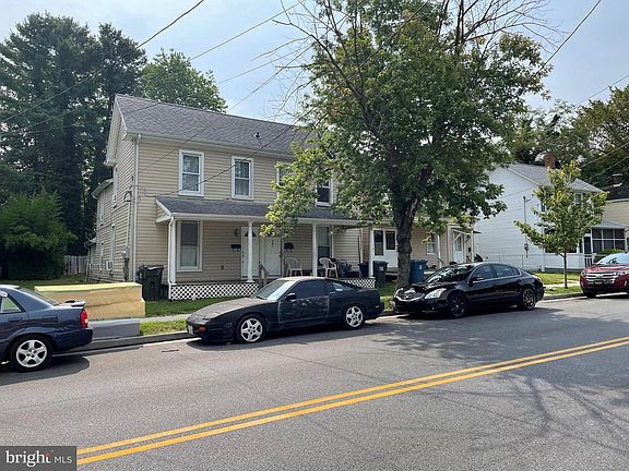 2nd image of 126 N Aurora St