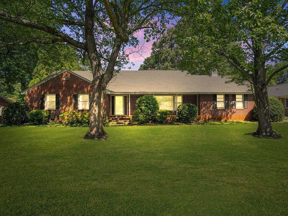1st image of 109 Lake Forest Dr