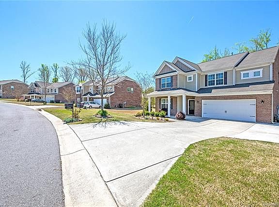 3rd image of 3249 Wicklow Ln