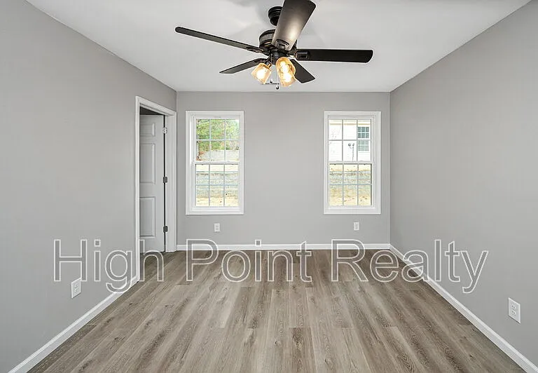 85 Smith Glen Dr — Photo 15