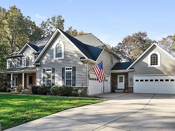 2nd image of 3446 Valewood Dr