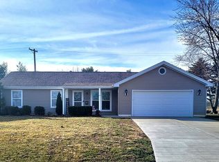 16 Saint Paul Ct, O'Fallon, MO 63366
