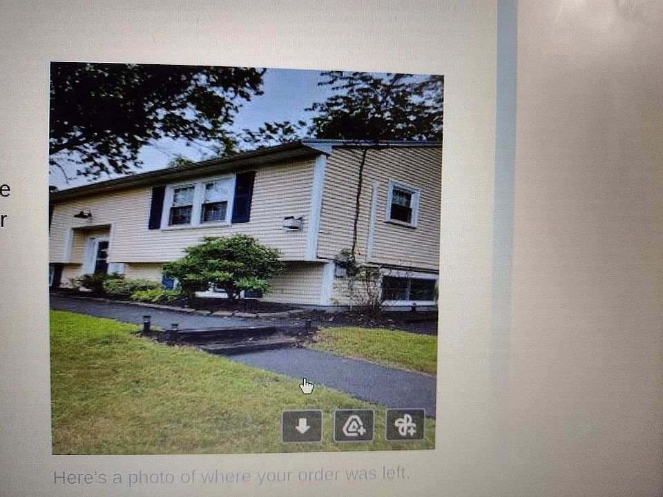 2nd image of 6 Paddock Pl