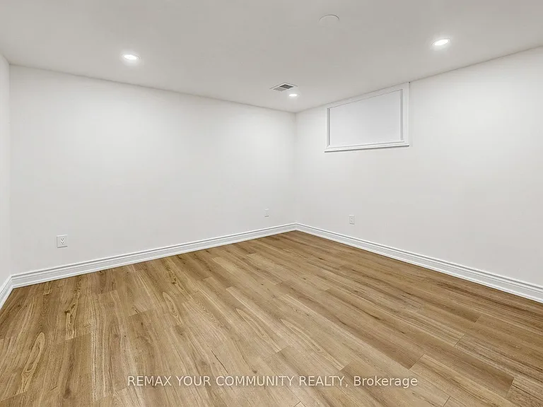 275 Betty Ann Dr — Photo 31
