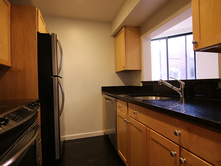Deacon Court - 1661 Washington Street — Photo 96