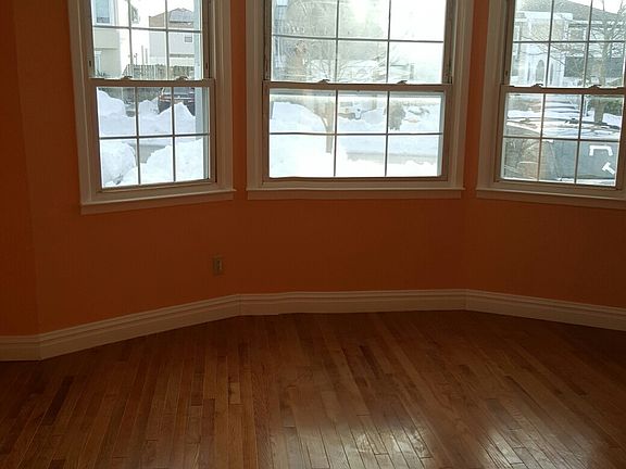 3rd image of 81 Copley St