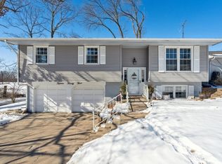 1523 26th St SE, Cedar Rapids, IA 52403