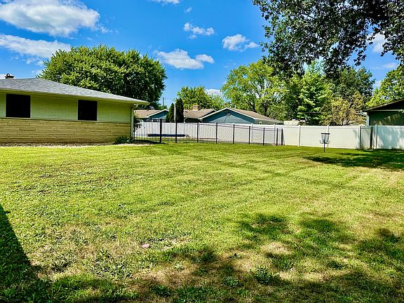 3rd image of 660 Weesner Dr