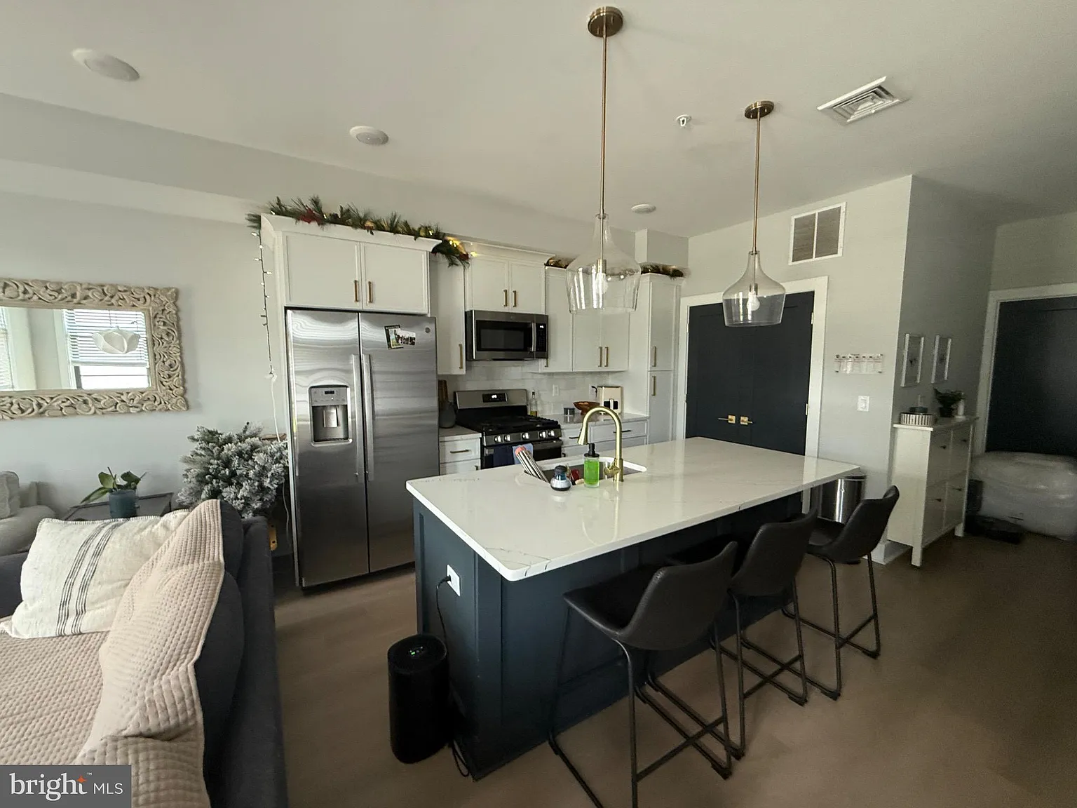 1 bed, 1.5 bath, 800 sqft, $1,599 — Photo 4