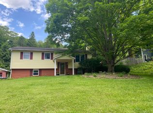 192 Bridle Path Ln, Granville, OH 43023