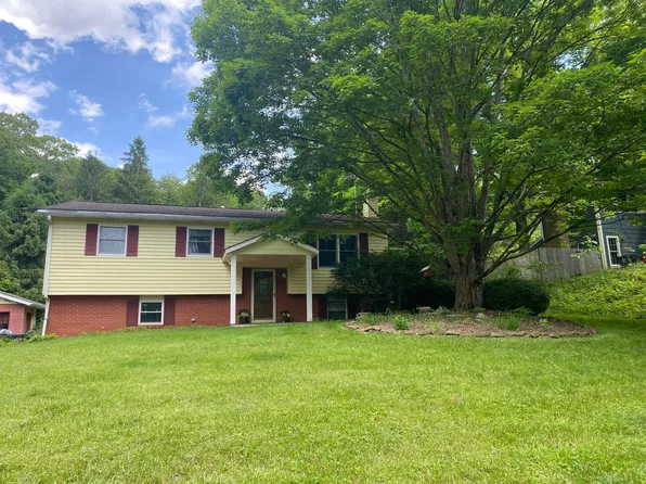 192 Bridle Path Ln, Granville, OH 43023