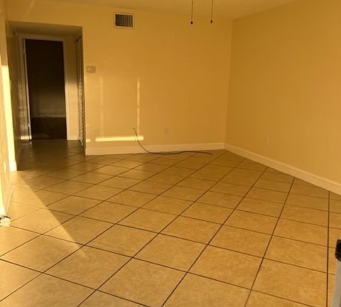 3rd image of 212 Debby Ct APT B