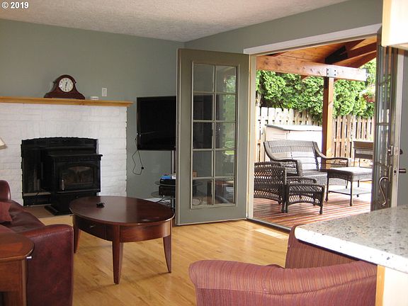 4th image of 10005 NE 29th St