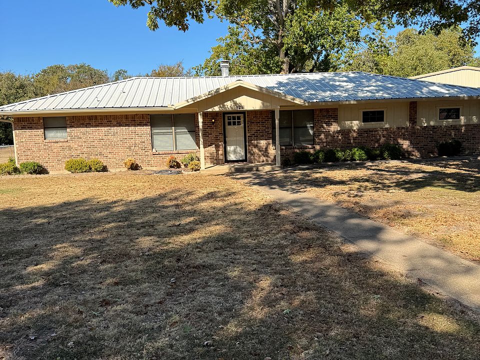1st image of 121 Club View Dr