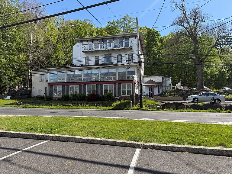 120 Village Dr — Photo 85