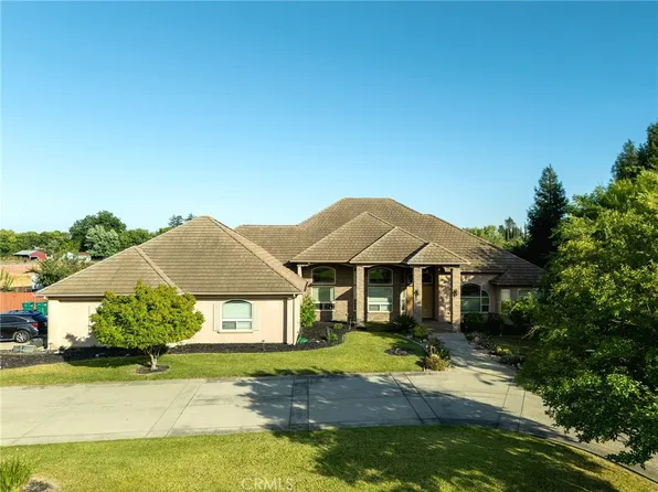 3834 N Golden Bear Dr, Merced, CA 95340