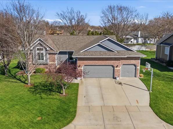 118 N Douglas Cir, Andover, KS 67002