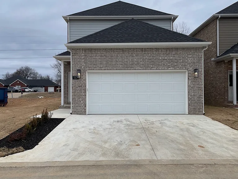 117 Idell Dr — Photo 2
