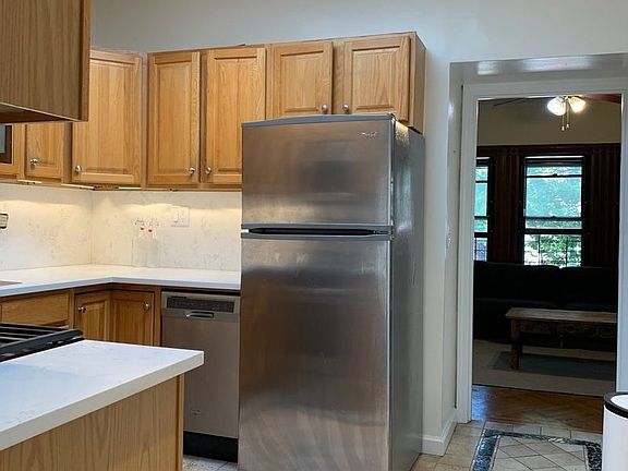 4th image of 487 4th St #3