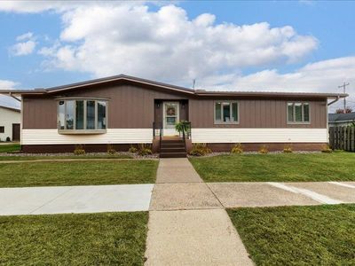 815 S 2nd St, Guttenberg, IA, 52052