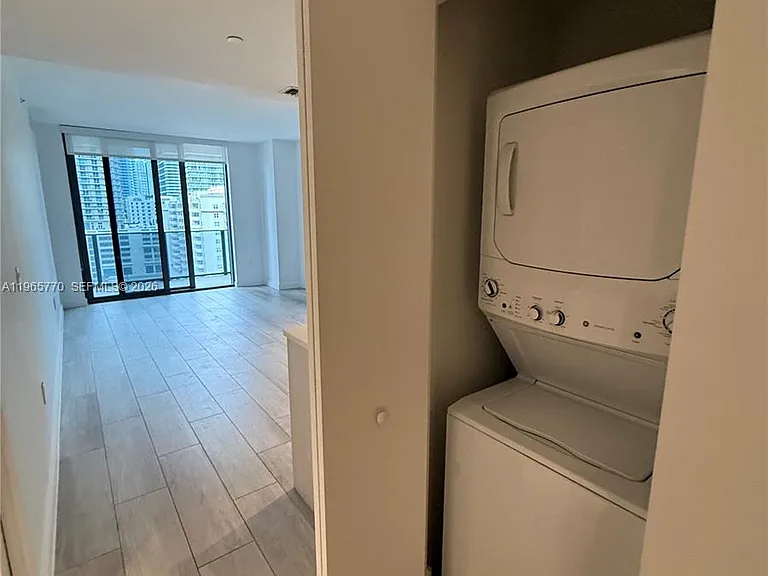 45 SW 9th St #1004 — Photo 11