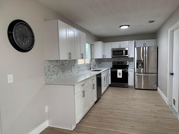 5th image of 2790 SE Melaleuca Boulevard