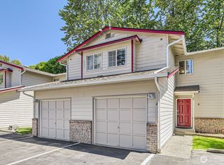 126 W Casino Rd APT 8, Everett, WA 98204