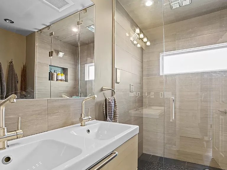 4555 Brookfield Dr — Photo 21