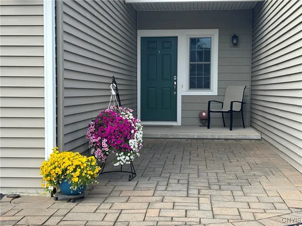 4533 Lauder Ln #5B, Skaneateles, NY 13152