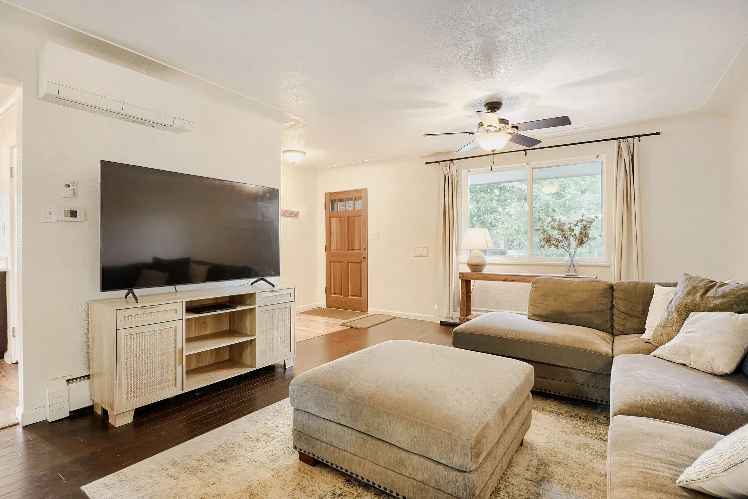 3 bed, 2155 sqft, $3,700 — Photo 4