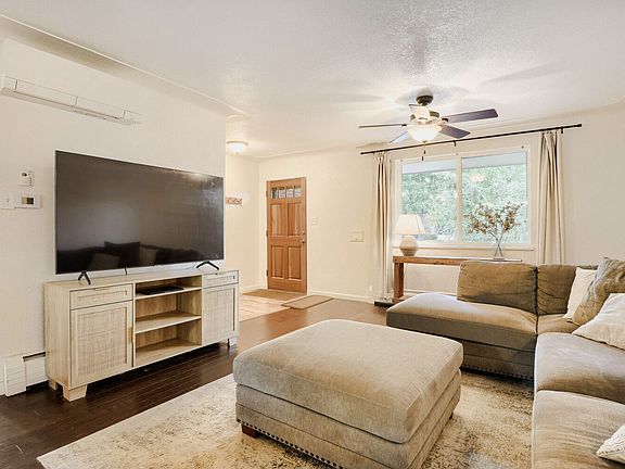 4th image of 2020 Newcombe St