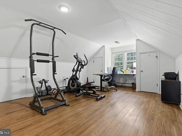 2212 Reddfield Dr — Photo 49