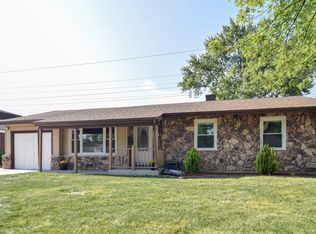 441 Walnut Ln, Elk Grove Village, IL 60007