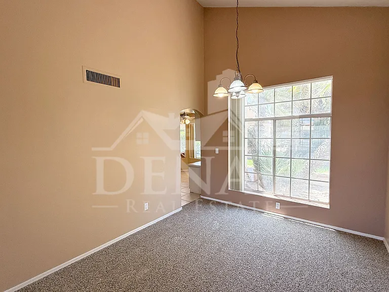 1425 E Chicago Cir — Photo 5