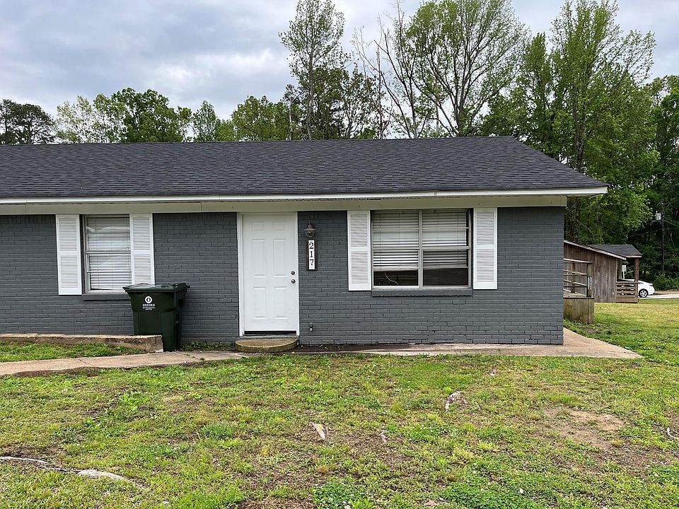 1st image of 217 James Cir #217
