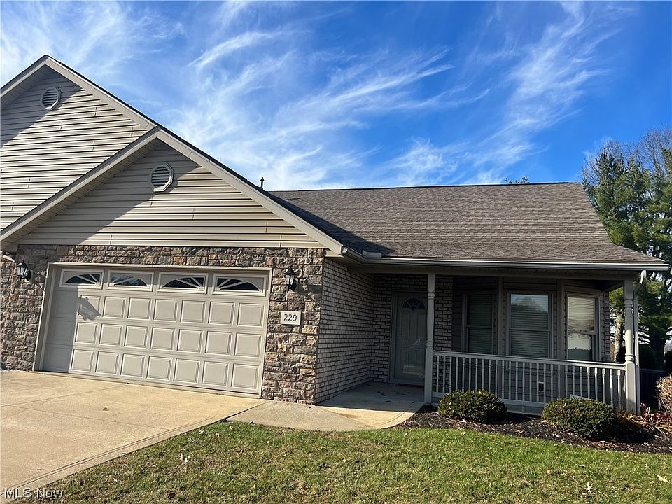 1st image of 229 Pinehurst Dr