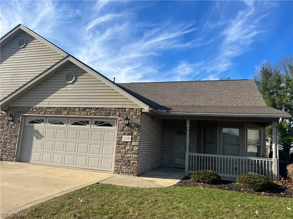 229 Pinehurst Dr, Dover, OH 44622