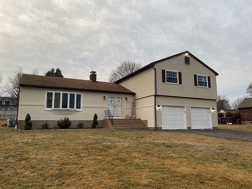 1st image of 120 Sandy Dr