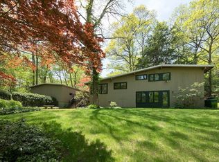 8 Dewey Rd, Lexington, MA 02420