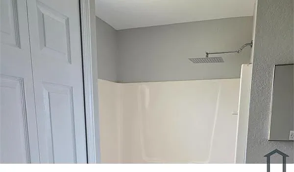 3 bed, $1,895 — Photo 4