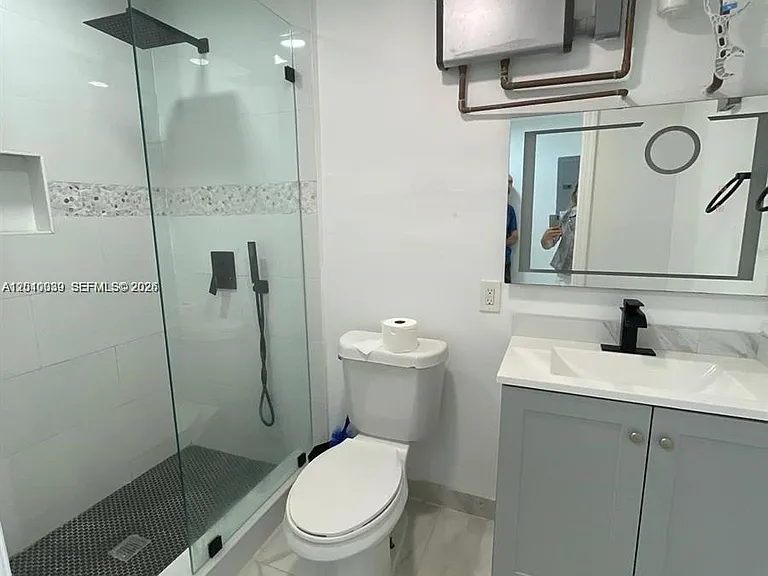 2320 SW 44th St — Photo 8